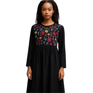 Ella Moon Dress Womens L Black‎ Baby Doll  Floral Embroidered Empire Waist Midi